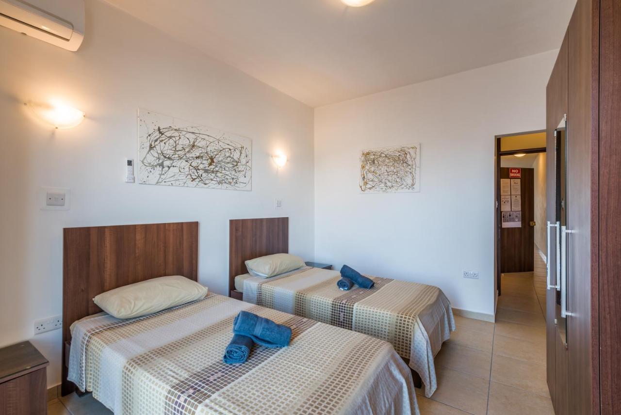 סיינט פול ביי Seashells Apartments With Terrace, Just Off The Seafront In Bugibba - By Getawaysmalta מראה חיצוני תמונה